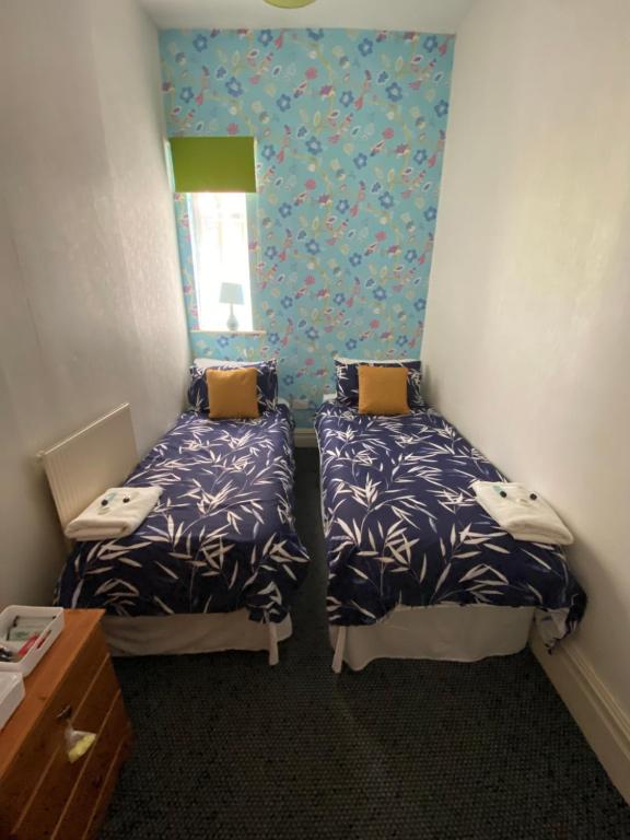 Shiray Hotel room 1