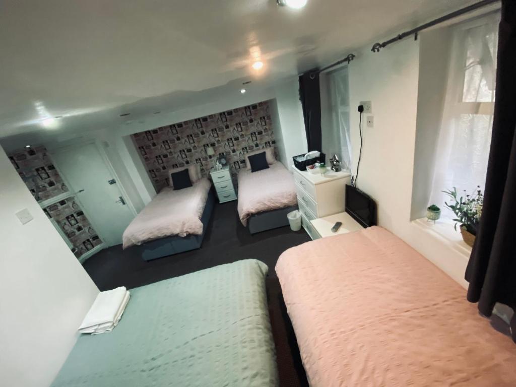 Shiray Hotel room 5